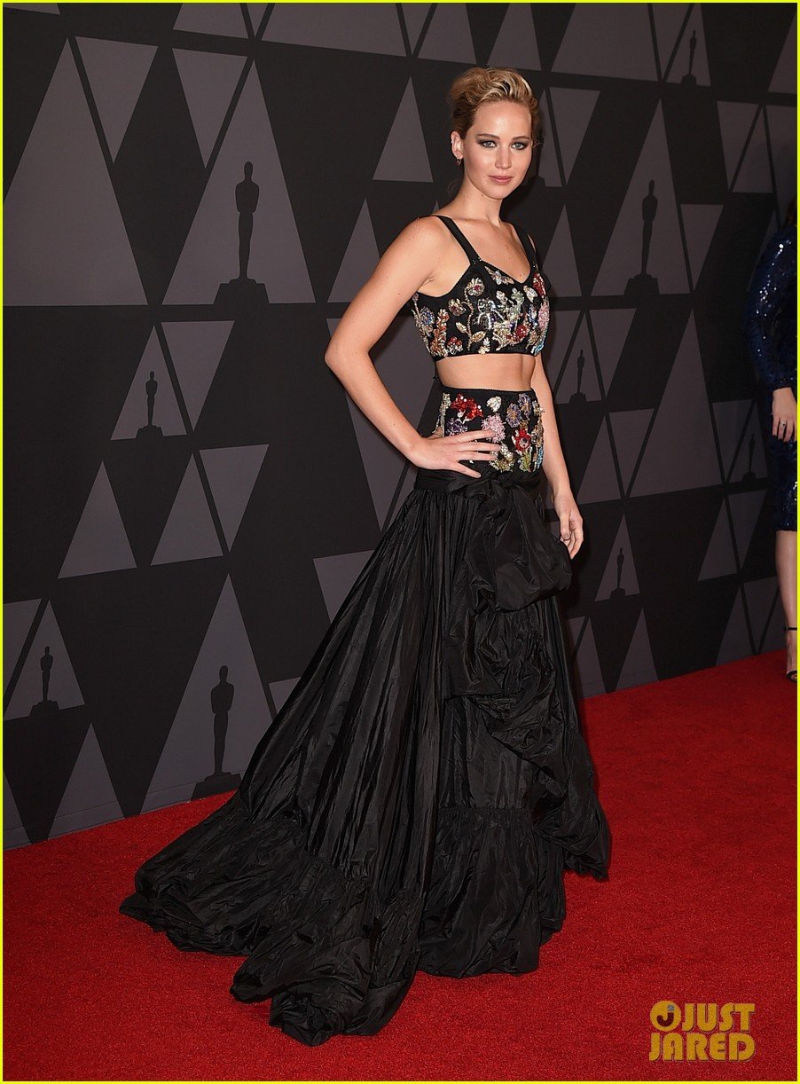 emma stone and jennifer lawrence look so chic at governors awards 2017 01